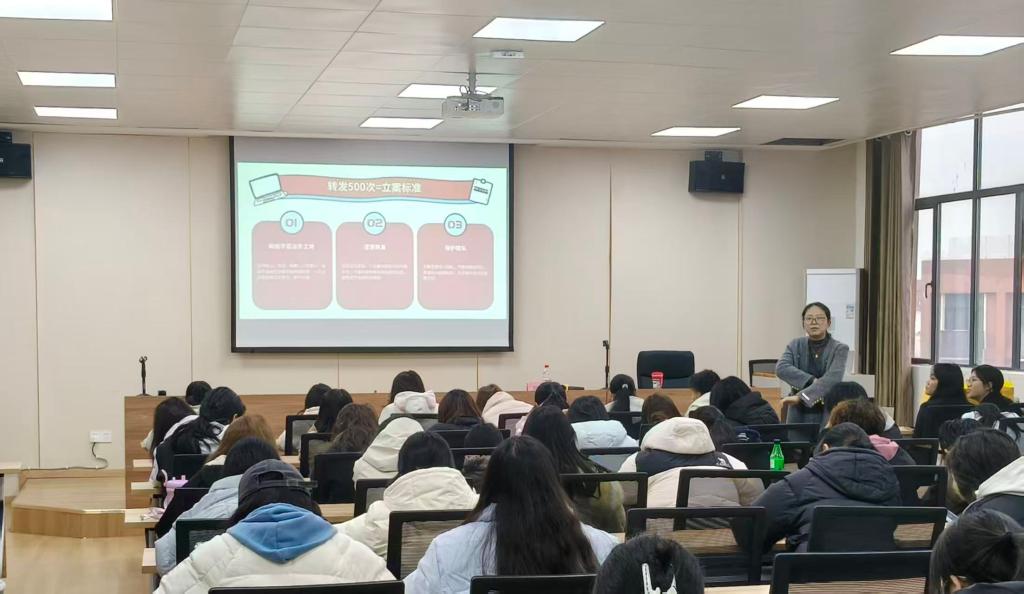 会议室里的人们AI 生成的内容可能不正确。